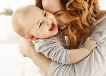 Diş Çıkaran Bebeklerde Beslenme