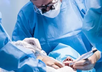 Cerrahi İmplant Nasıl Uygulanır?