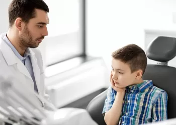 Çocuklarda Diş Enfeksiyonuna Neden Olan 7 Sorun