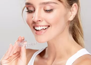 Şeffaf Plak Tedavisi