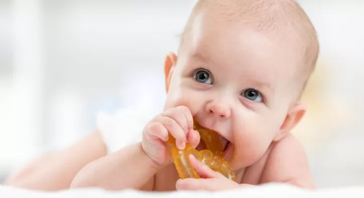 Diş Çıkaran Bebeklerde Nelere Dikkat Etmeli?