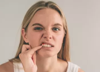 Diş Eti Kanaması Neden Olur?