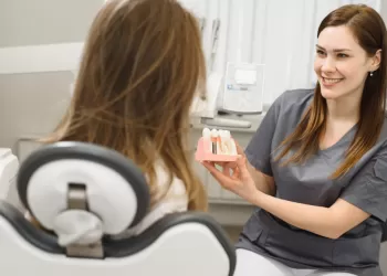 Diş İmplantı Yaptırmadan Önce Bilmeniz Gerekenler