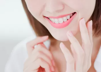 Diş Teliniz Batarsa ya da Braketiniz Kırılırsa Ne Yapmalısınız?