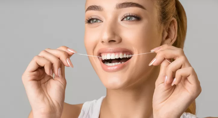 Diş Teli İle Diş İpi Nasıl Kullanılır?