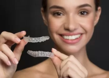 Invisalign Şeffaf Plak Tedavisini Diğerlerinden Farklı Kılan Nedir?