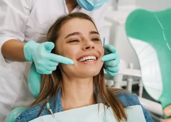 Dolgu, Kaplama ve İmplant Bulunan Yetişkinlerde Ortodontik Tedavi