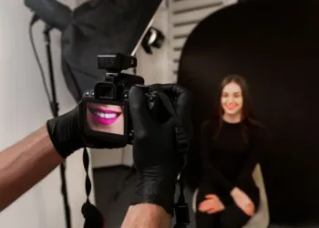 Ağız İçi Fotoğraf Çekimi ile Klinik İmajınızı Güçlendirin!